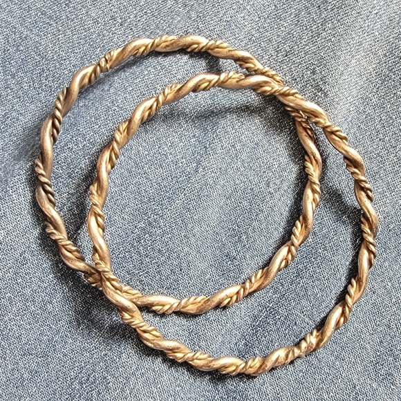 Pair of silver twist bangles. Braid design. Good condition. Nice weight. - Picture 3 of 4